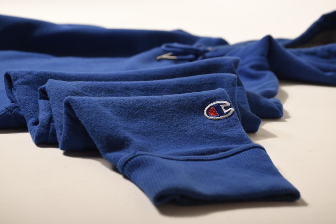 Kleidung entfernen mit KI: Technik, Möglichkeiten und Grenzen